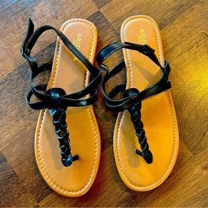 New black braided sandal size 10